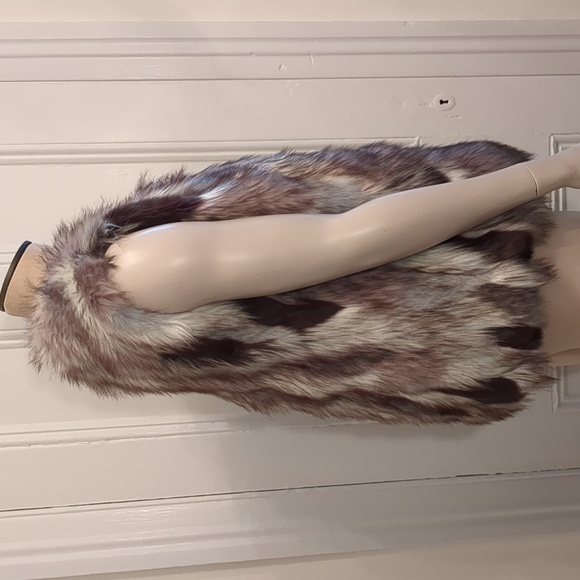 2/$20 Design Lab Faux Fur Post-apocalyptic Vest, S - Picture 3 of 5